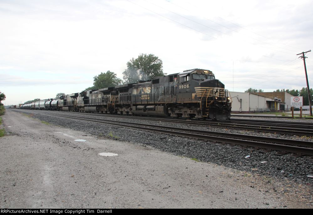 NS 9906 leads 34J